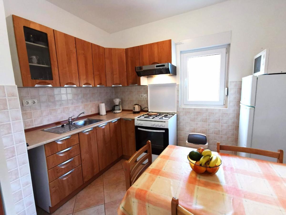 Apartment Dundo In Quiet Green Area Medulin Exterior photo