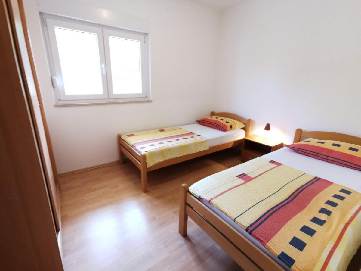 Apartment Dundo In Quiet Green Area Medulin Exterior photo