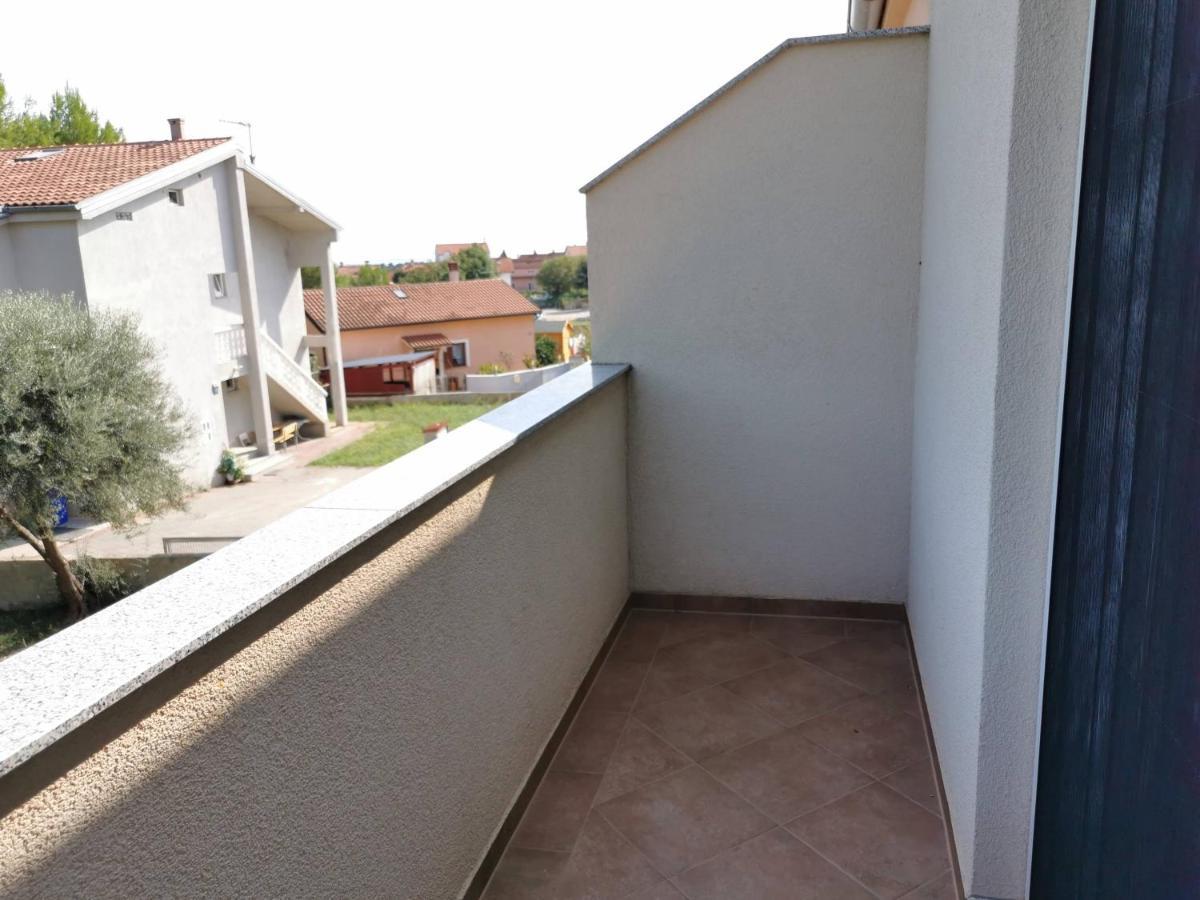 Apartment Dundo In Quiet Green Area Medulin Exterior photo